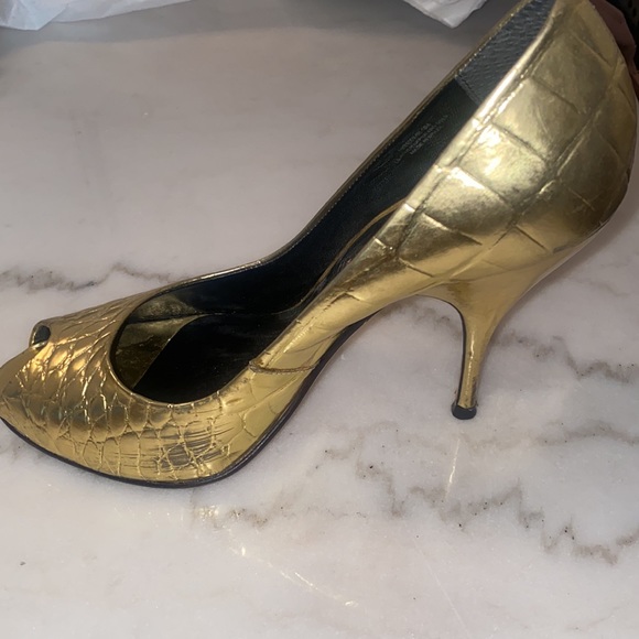 Gold Leather Peep Toe Heels by Steve Madden Size 9 - Picture 3 of 9